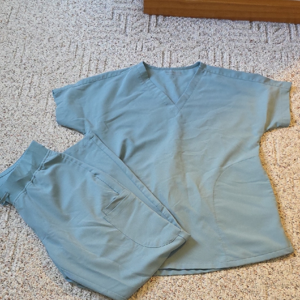 Professional Women's Light Blue V-Neck Scrub Set. Tormaline Color.